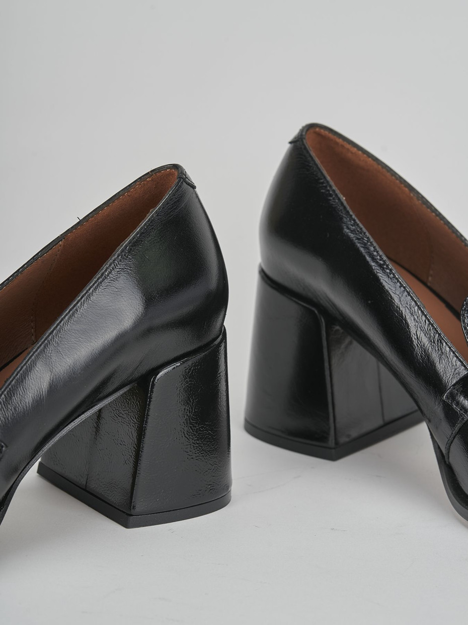 Loafers heel 5 cm black leather