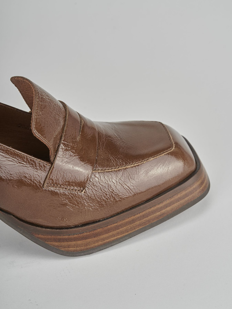 Loafers heel 9 cm brown leather
