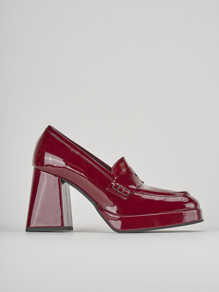 Mocassini tacco 7cm vernice bordo'