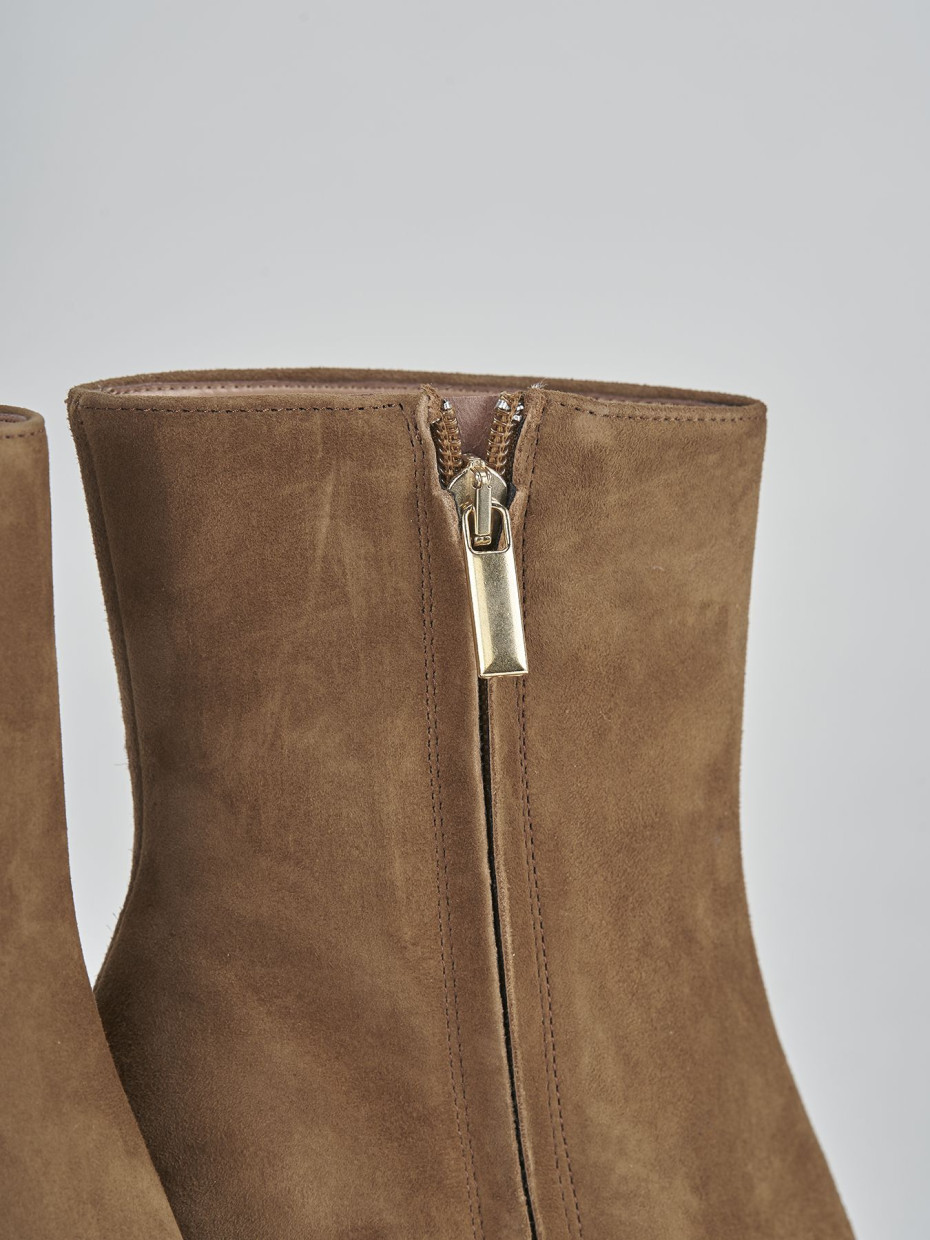 Stivaletti tacco 7cm camoscio marrone