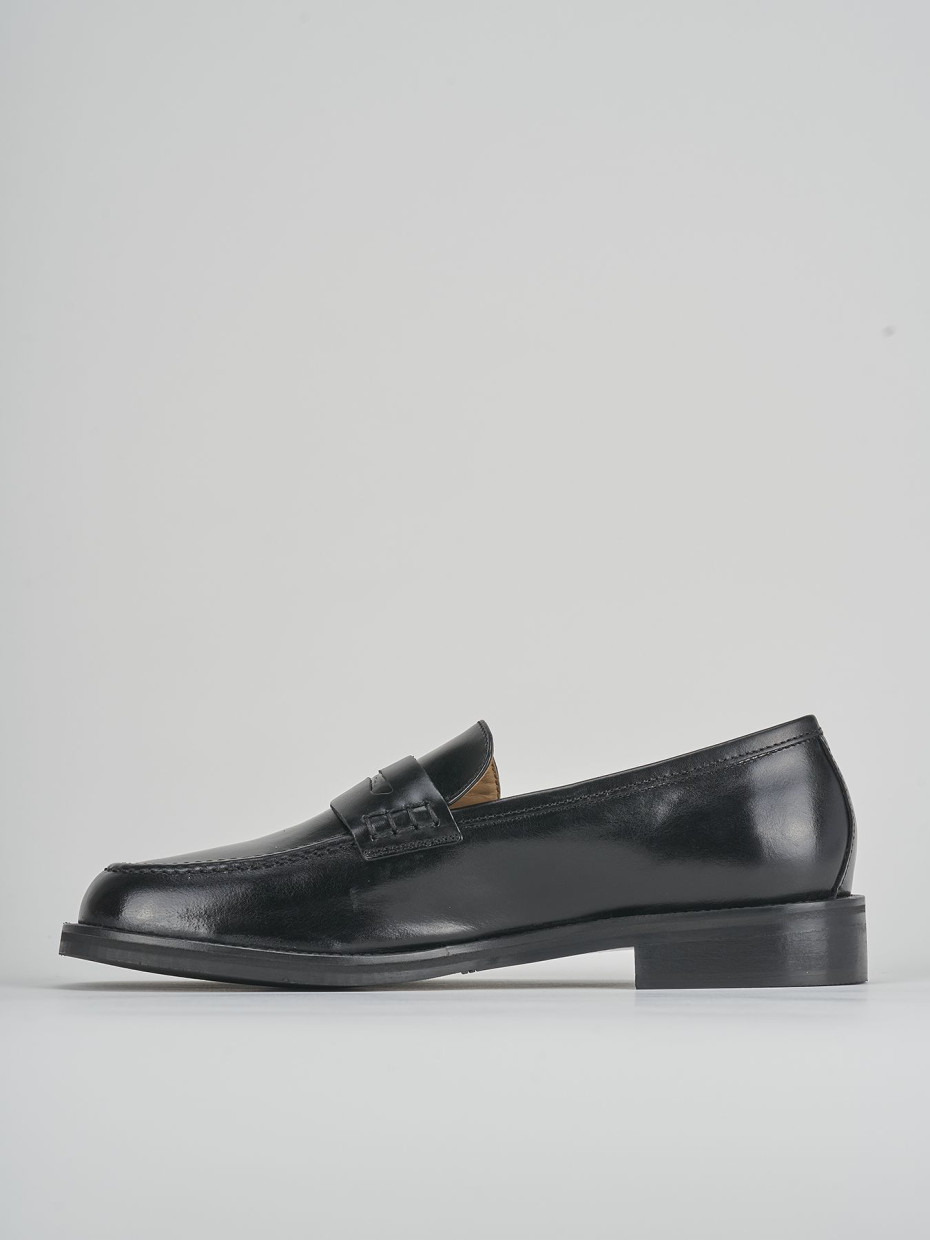 Loafers heel 1 cm black leather