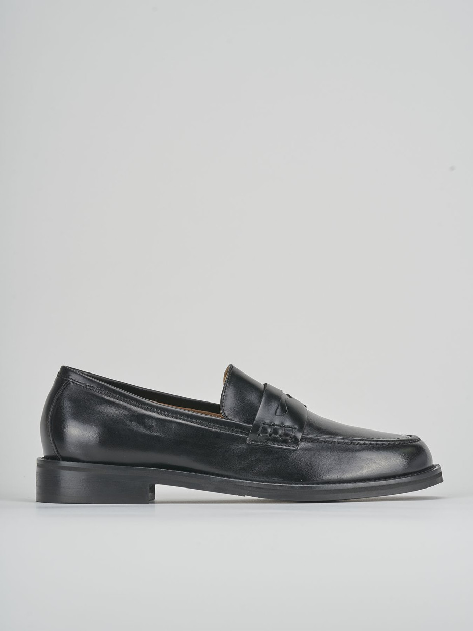 Loafers heel 1 cm black leather