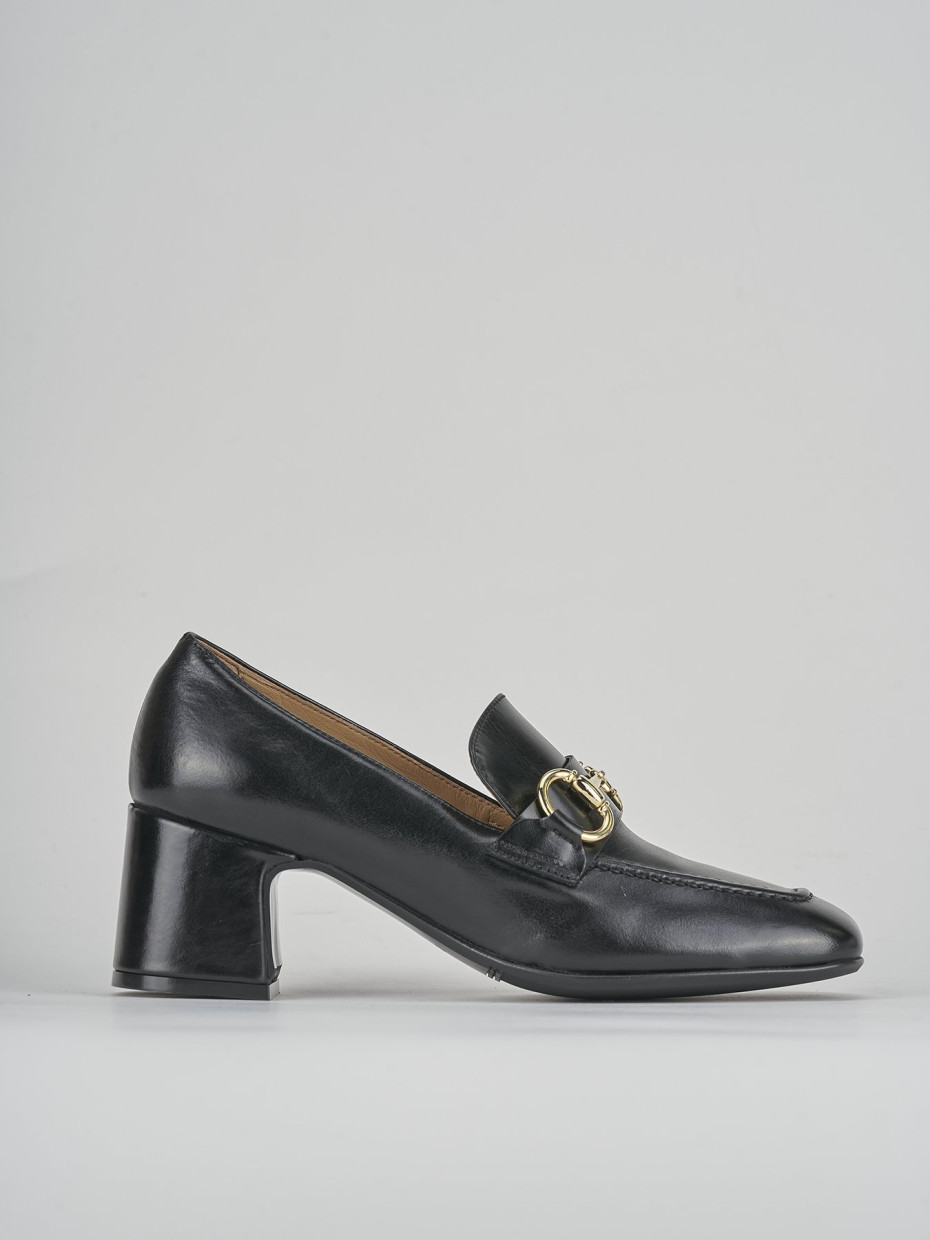 Loafers heel 5 cm black leather