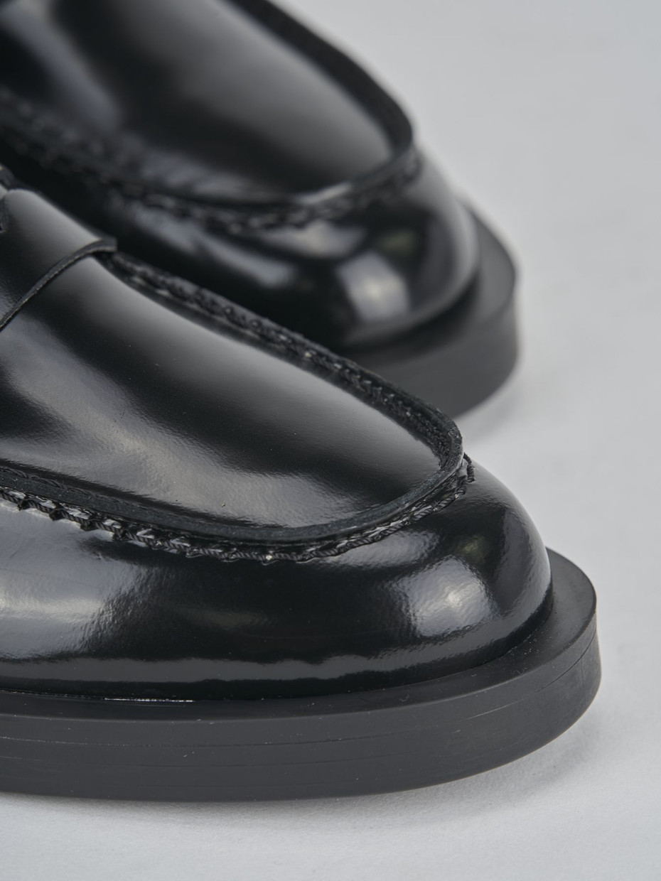 Loafers heel 1 cm black leather
