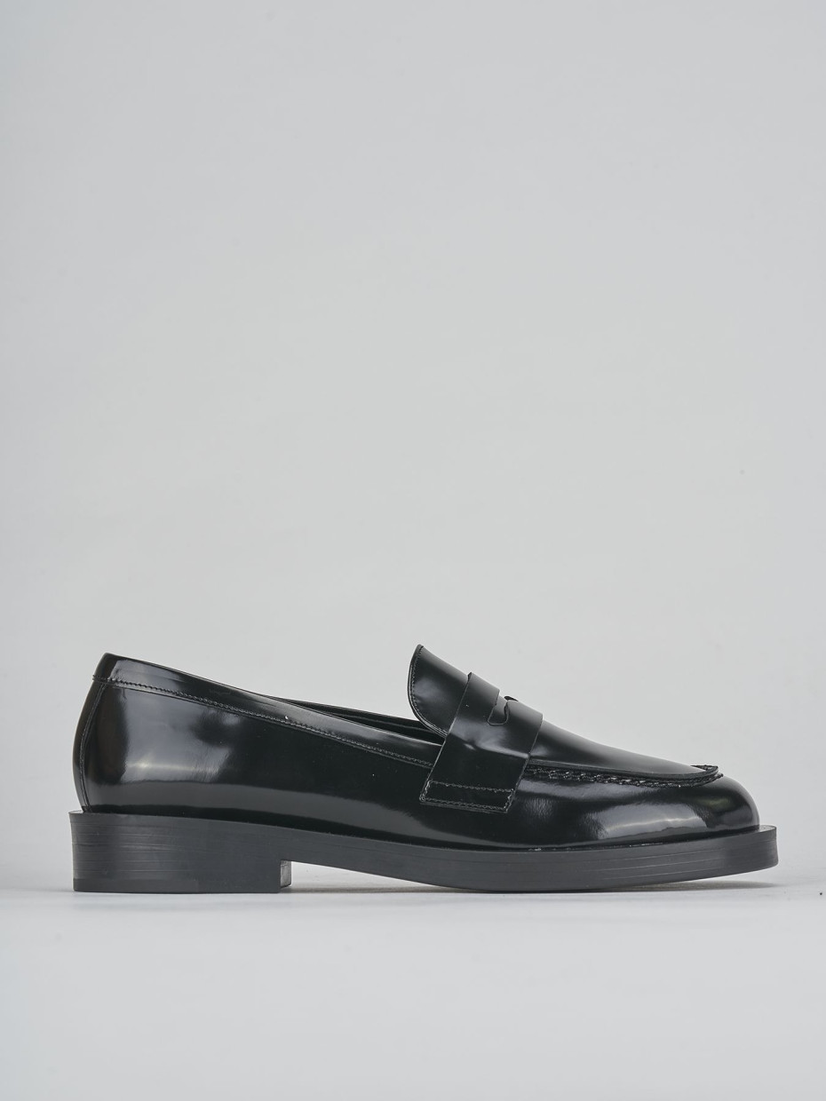 Loafers heel 1 cm black leather