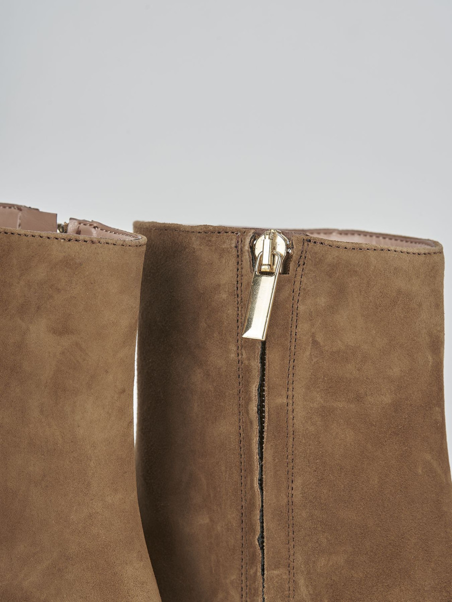 Stivaletti tacco 6cm camoscio marrone