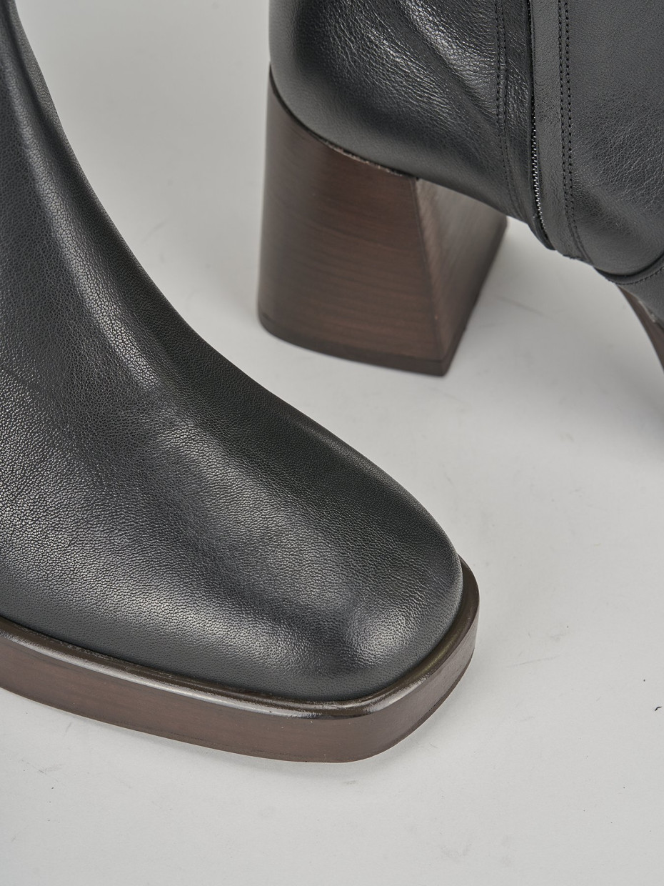 High heel boots heel 7 cm black leather