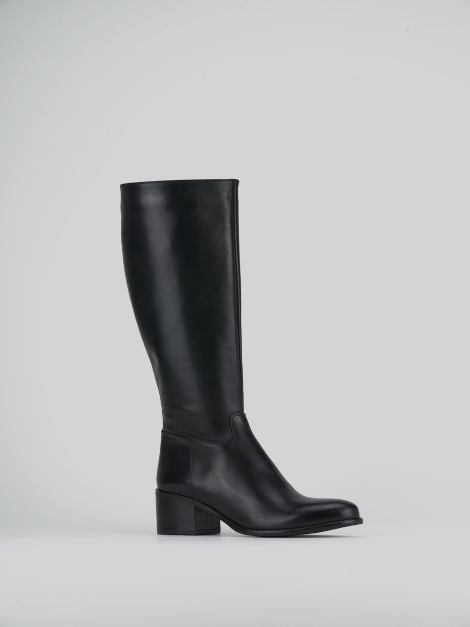 Simple black leather boots on sale