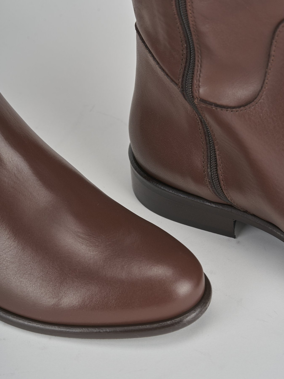 Low heel boots heel 2 cm brown leather