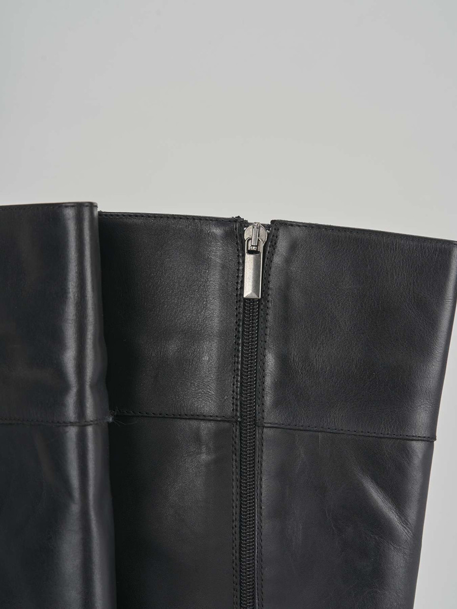 Stivali tacco 2cm pelle nero