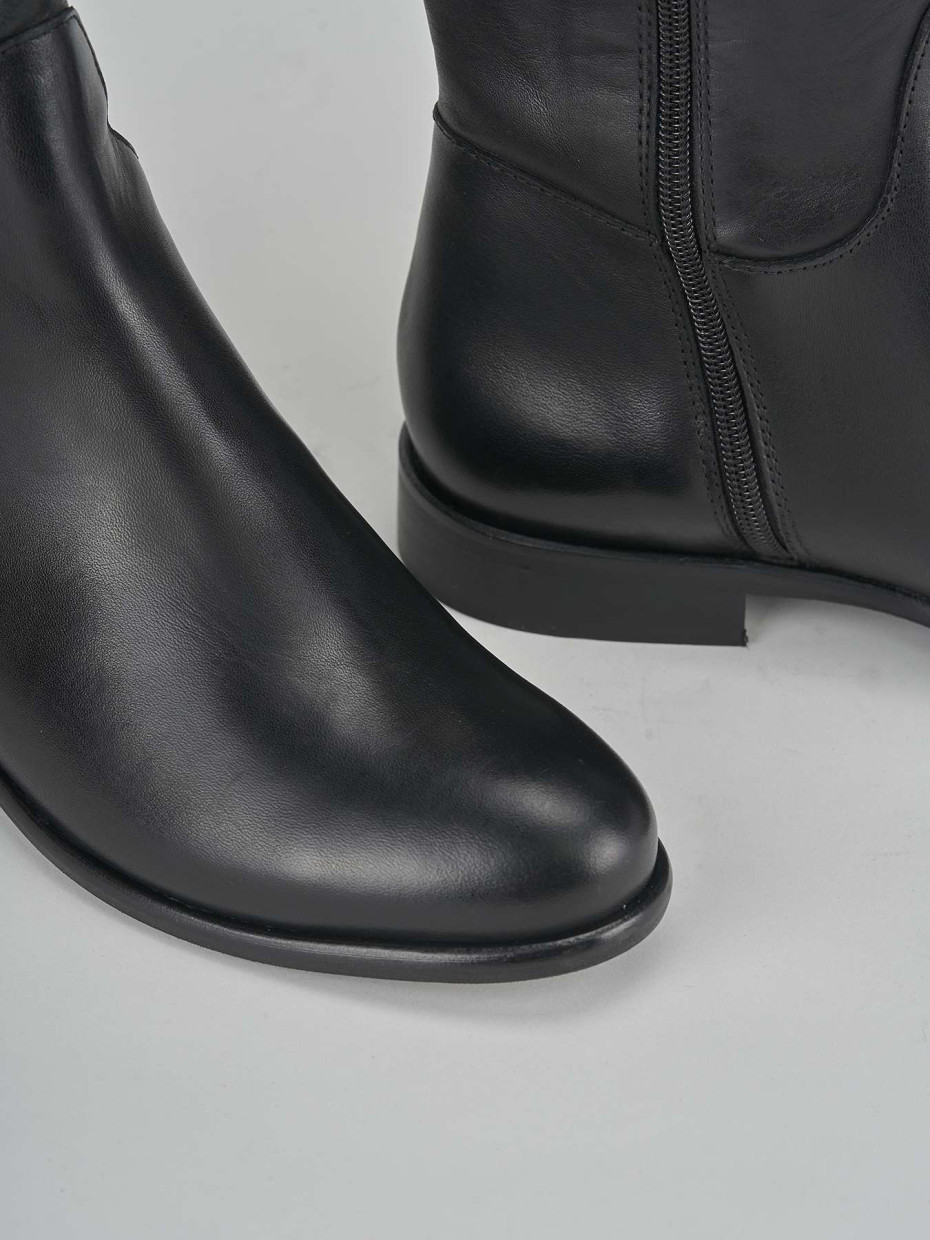 Low heel boots heel 2 cm black leather