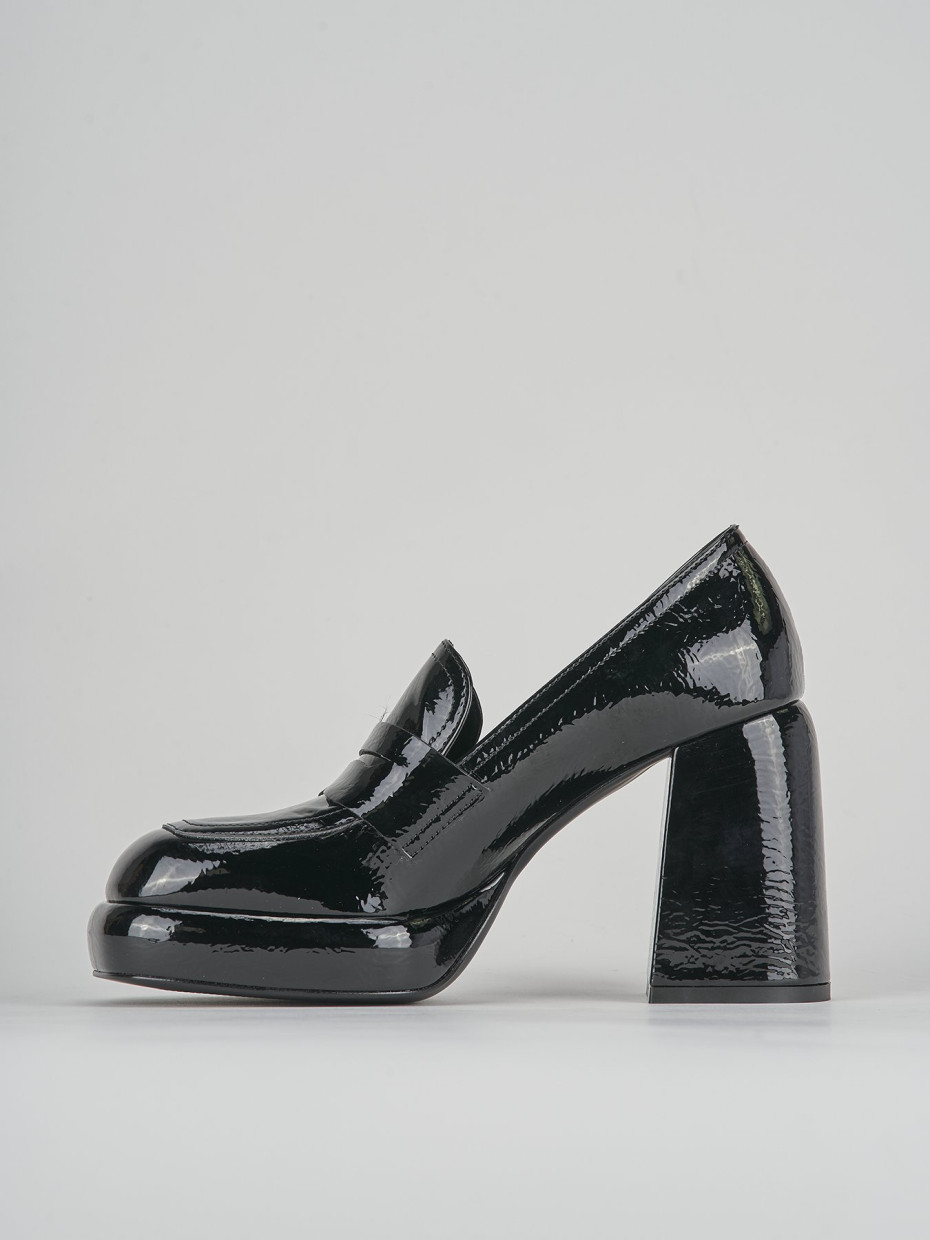 Loafers heel 9 cm black patent