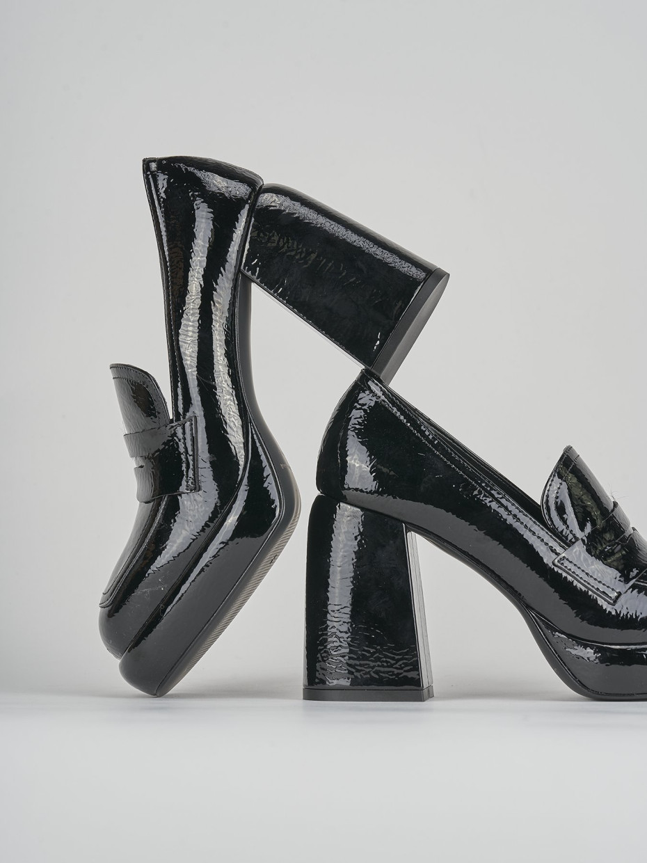 Loafers heel 9 cm black patent