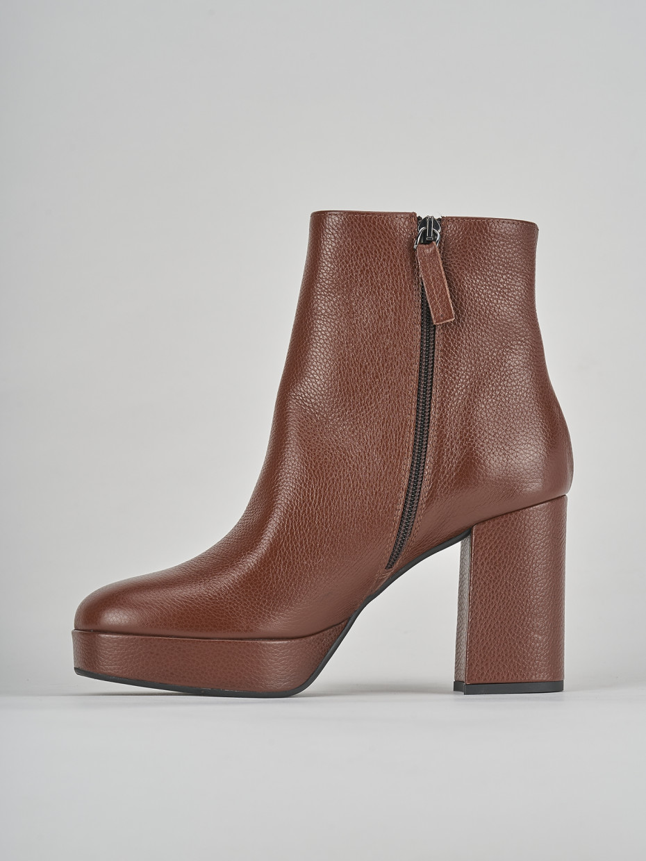 High heel ankle boots heel 7 cm brown leather