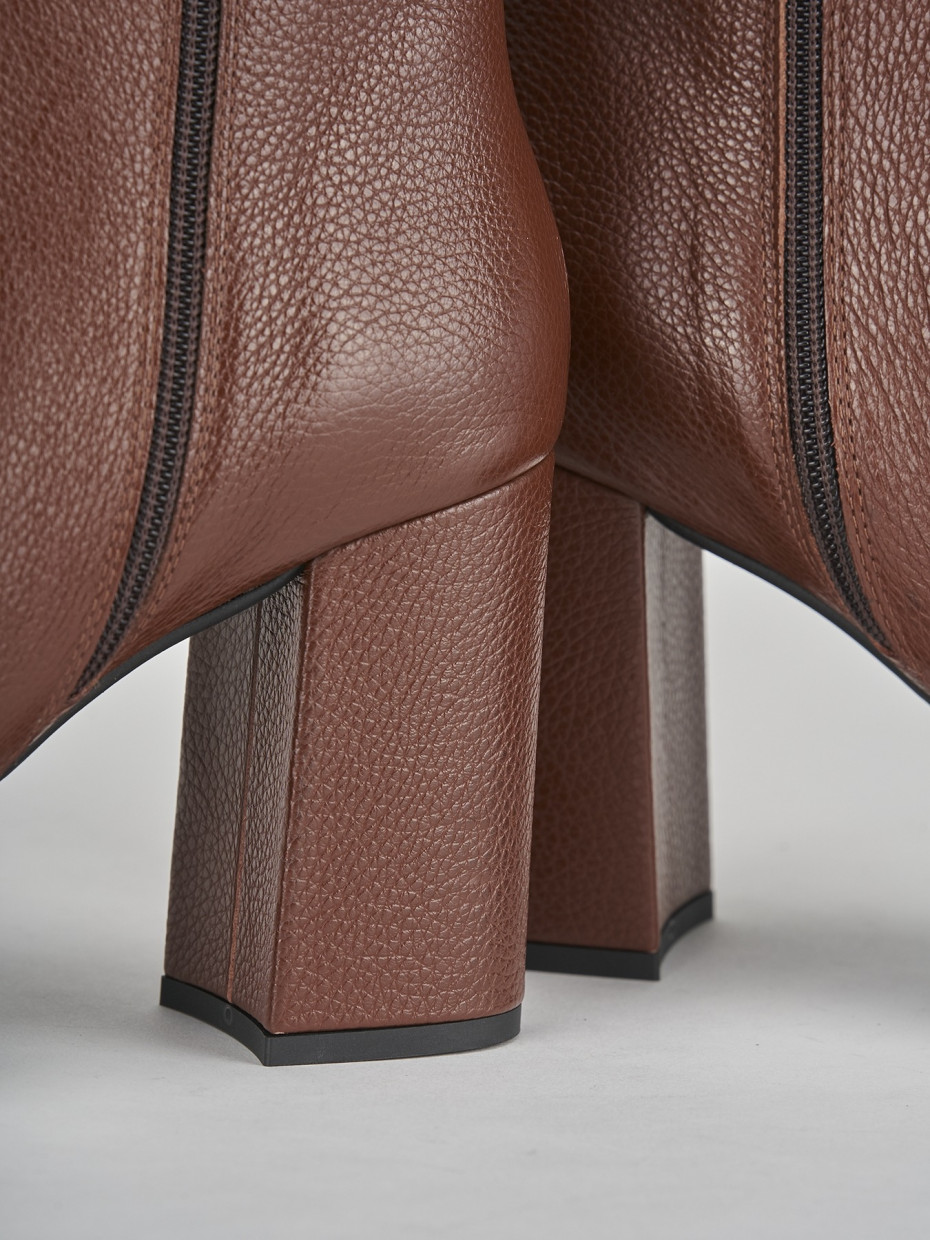 High heel ankle boots heel 7 cm brown leather