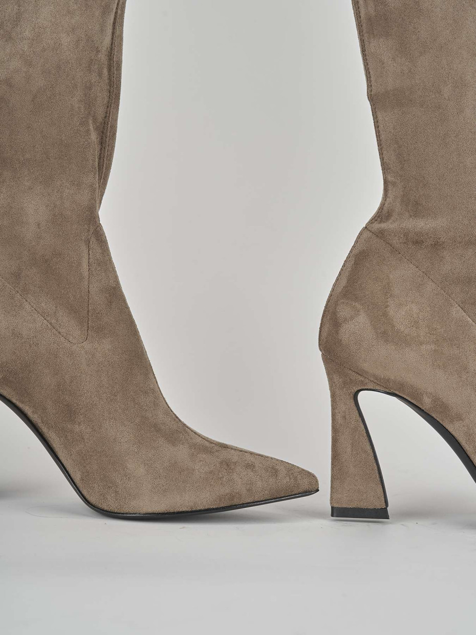Stivali beige con tacco shop
