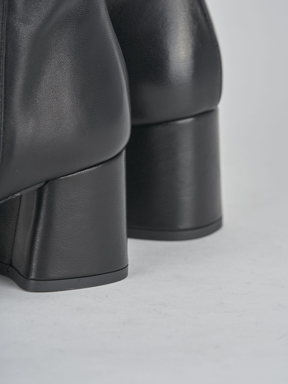 Stivaletti tacco 6cm pelle nero