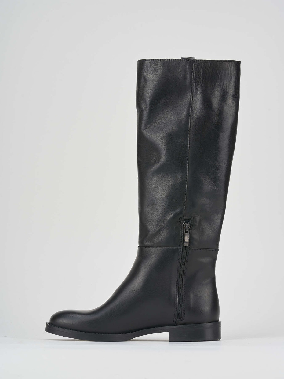 Low heel boots heel 2 cm black leather