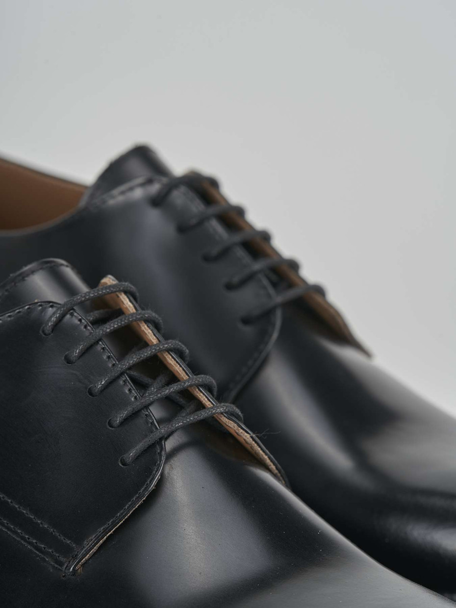 Lace-up shoes black leather