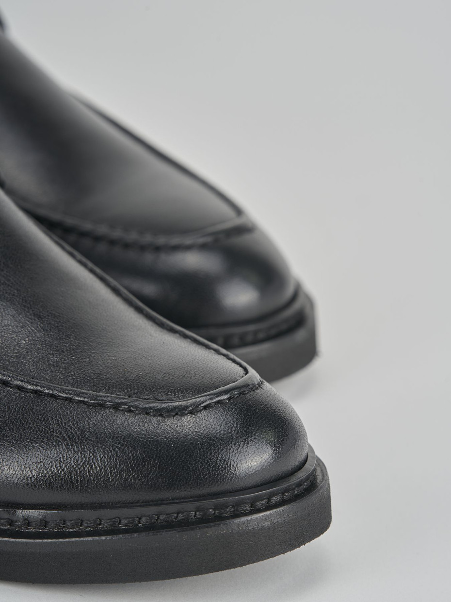 Loafers heel 1 cm black leather