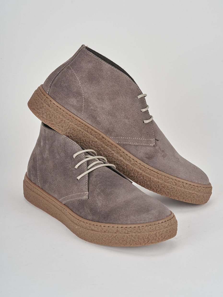 Sneakers beige suede