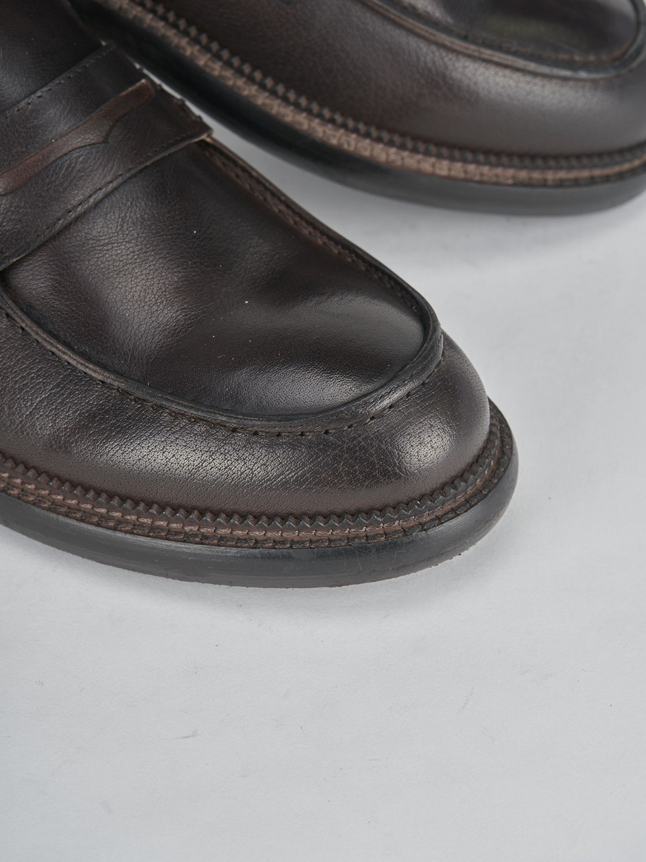 Loafers dark brown leather