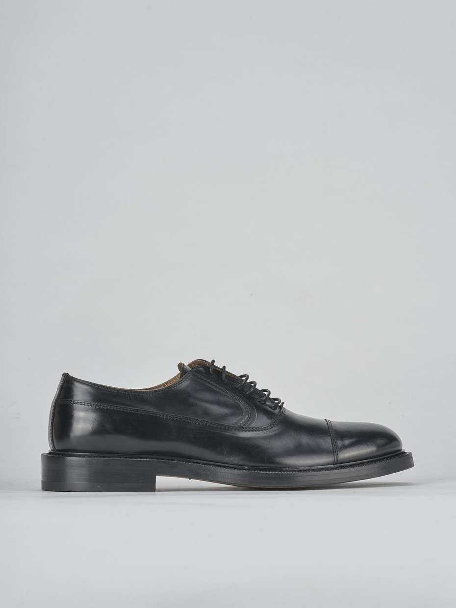 Lace-up shoes black leather