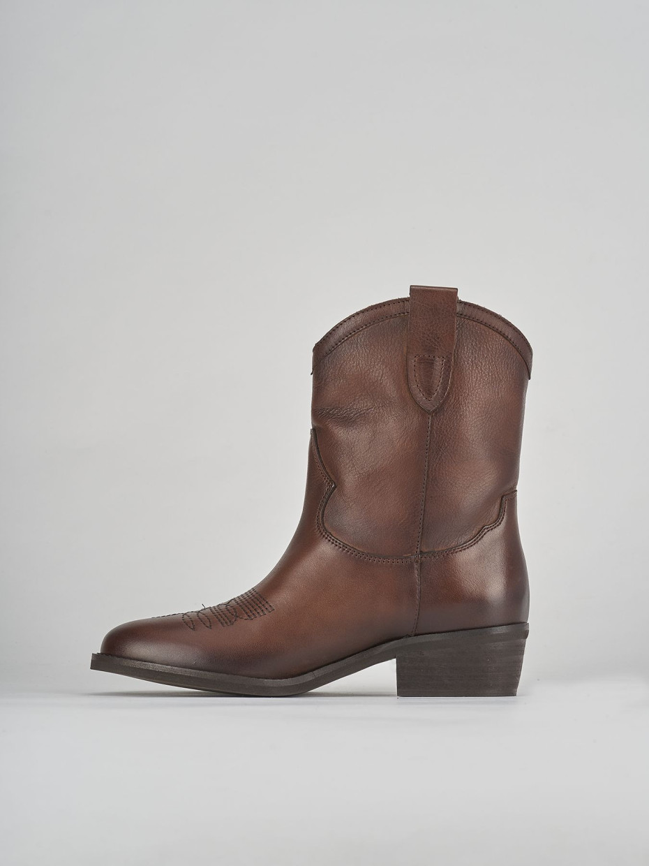 Low heel ankle boots heel 3 cm brown leather