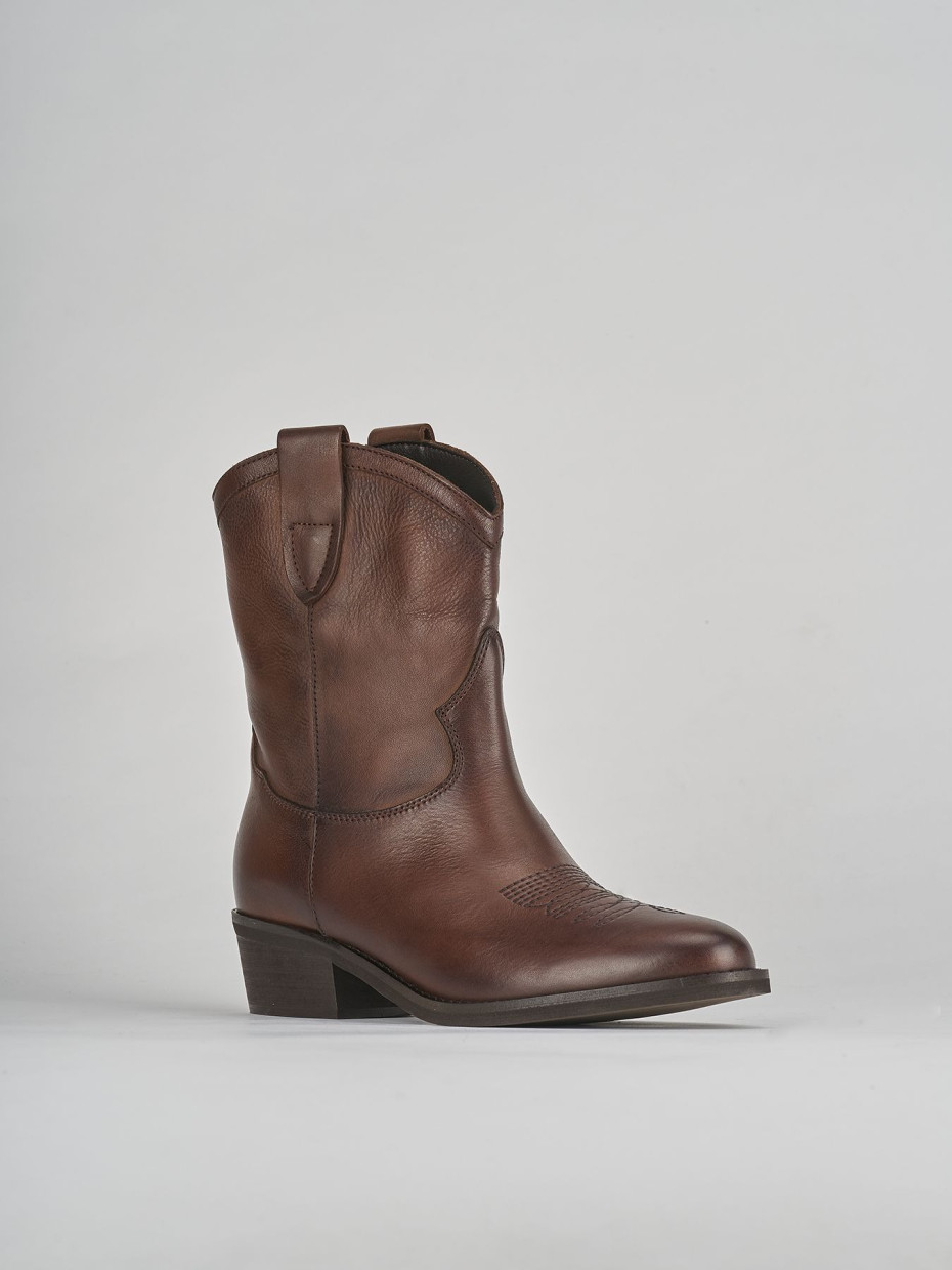 Low heel ankle boots heel 3 cm brown leather