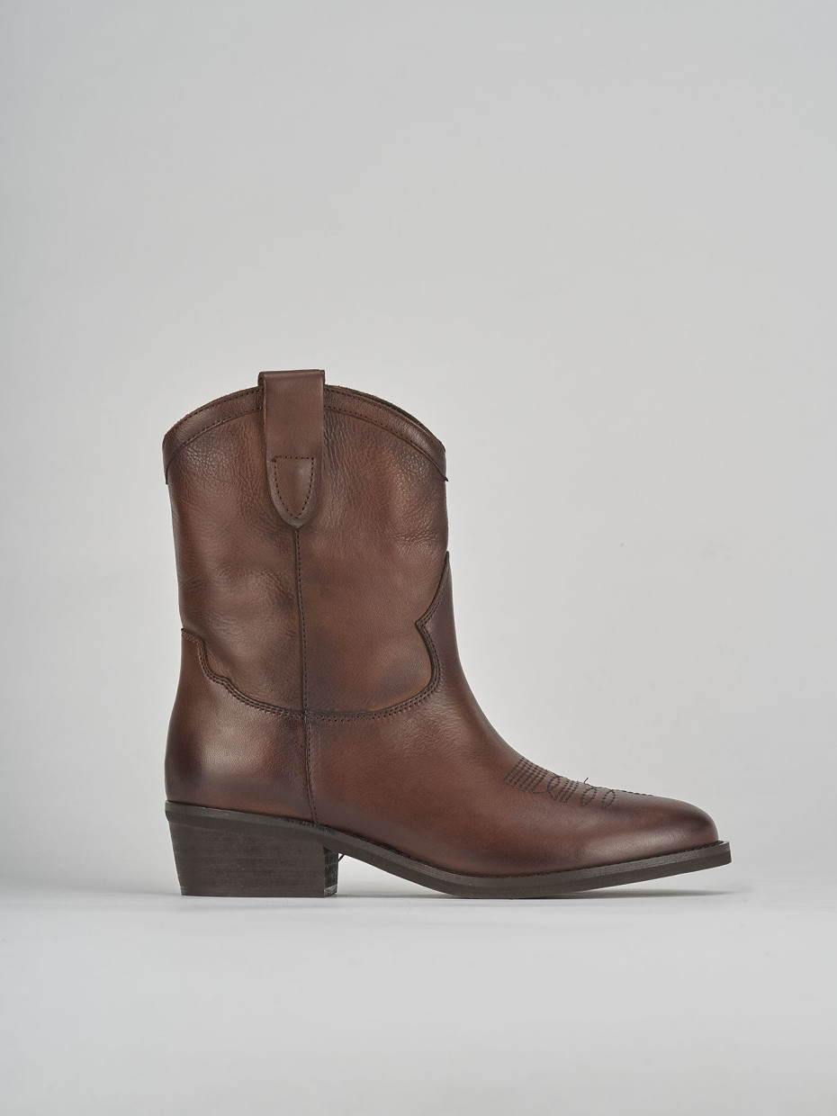 Low heel ankle boots heel 3 cm brown leather