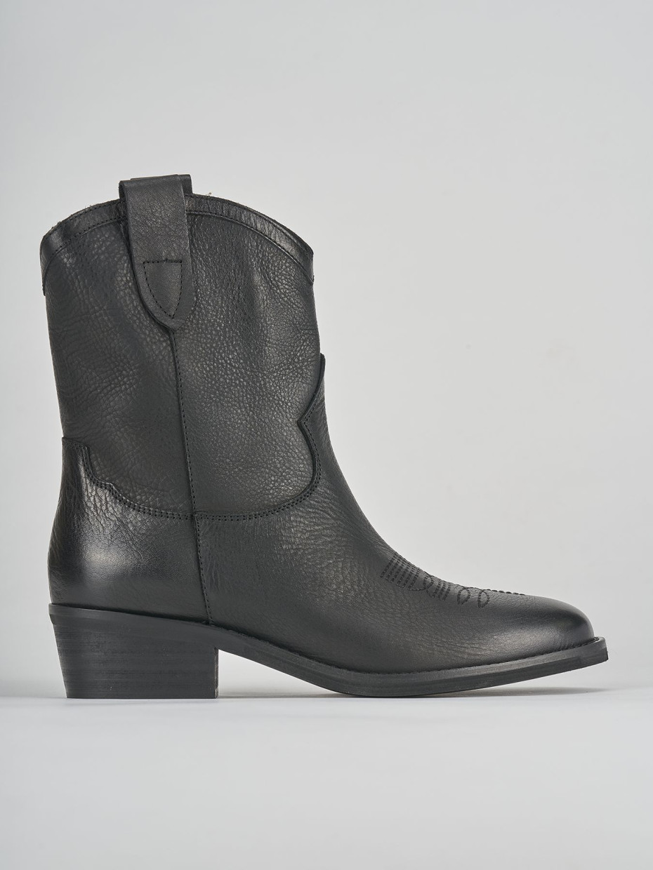 Stivaletto texano tacco 2 cm nero pelle