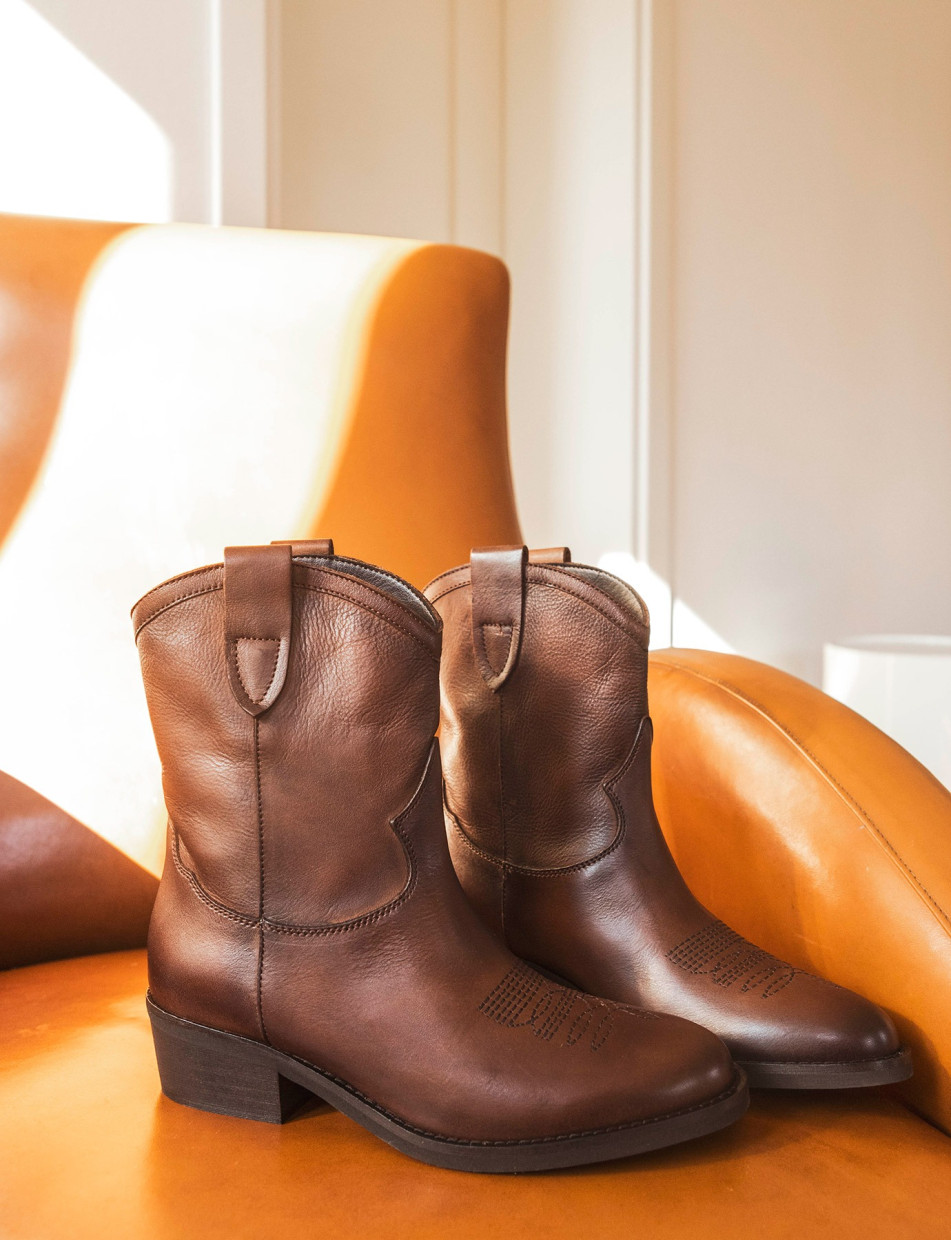 Low heel ankle boots heel 3 cm brown leather