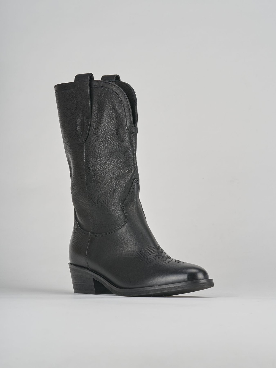 Low heel boots heel 4 cm black leather