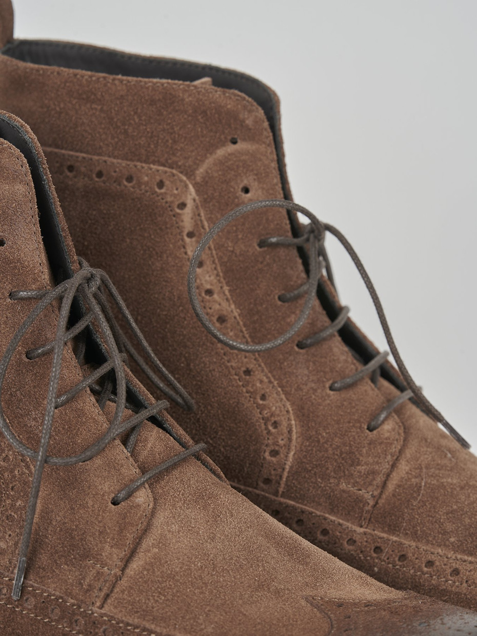 Combat boots brown suede