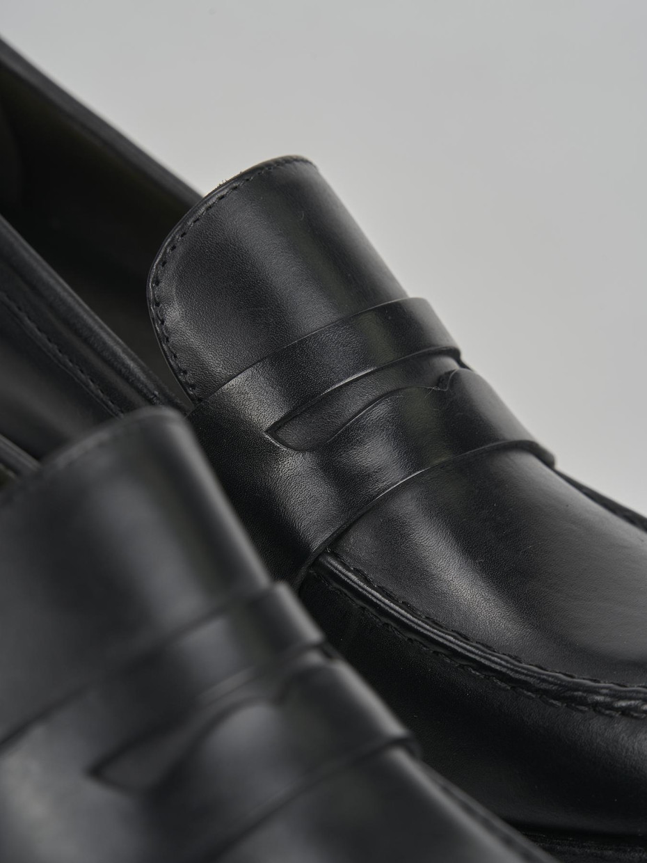 Loafers heel 5 cm black leather
