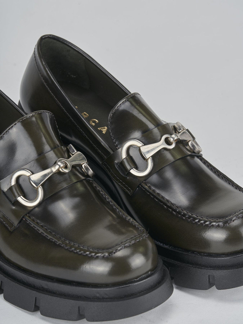 Loafers heel 5 cm green leather