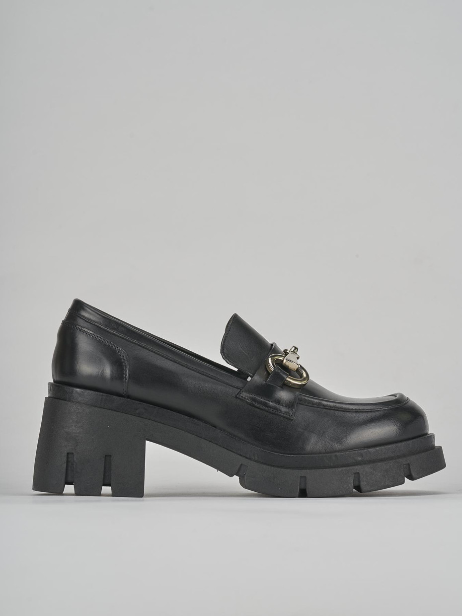 Loafers heel 5 cm black leather