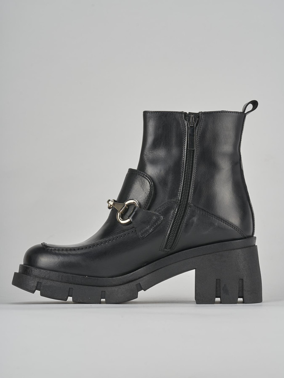 High heel ankle boots heel 5 cm black leather