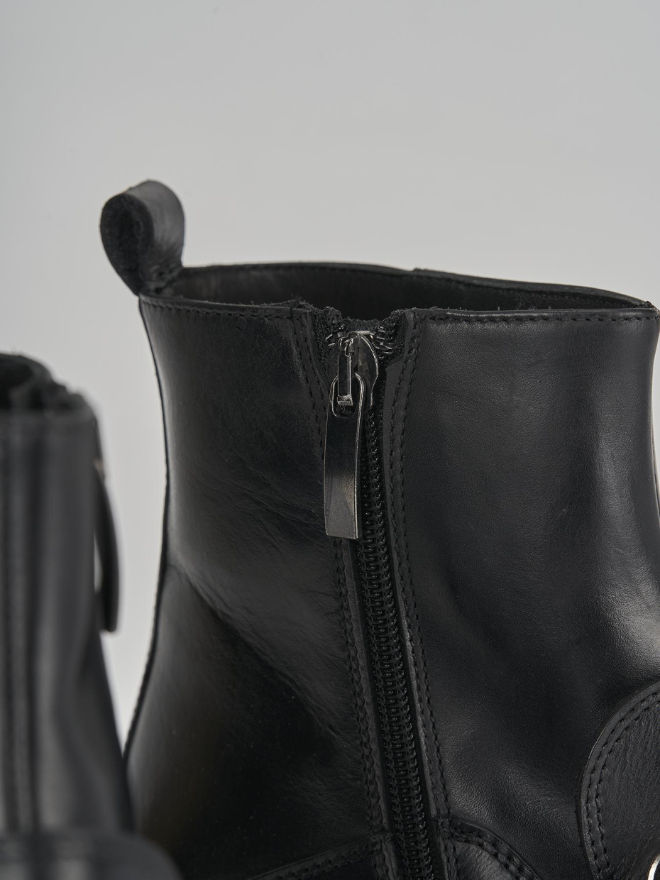 High heel ankle boots heel 5 cm black leather