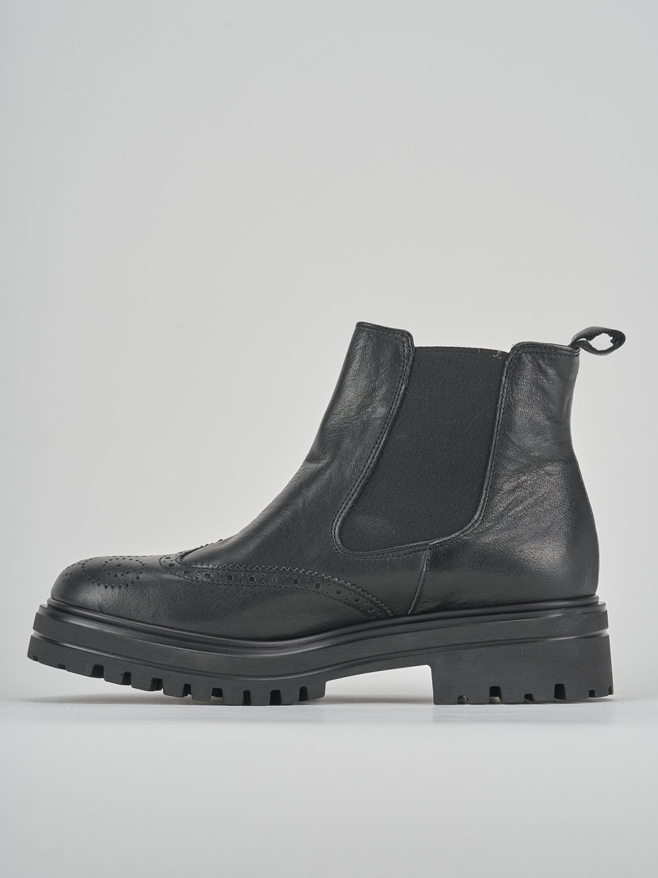 Stivale tronchetto tacco 1 cm nero pelle