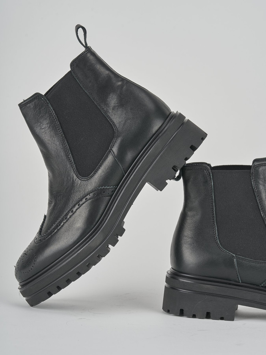 Stivale tronchetto tacco 1 cm nero pelle
