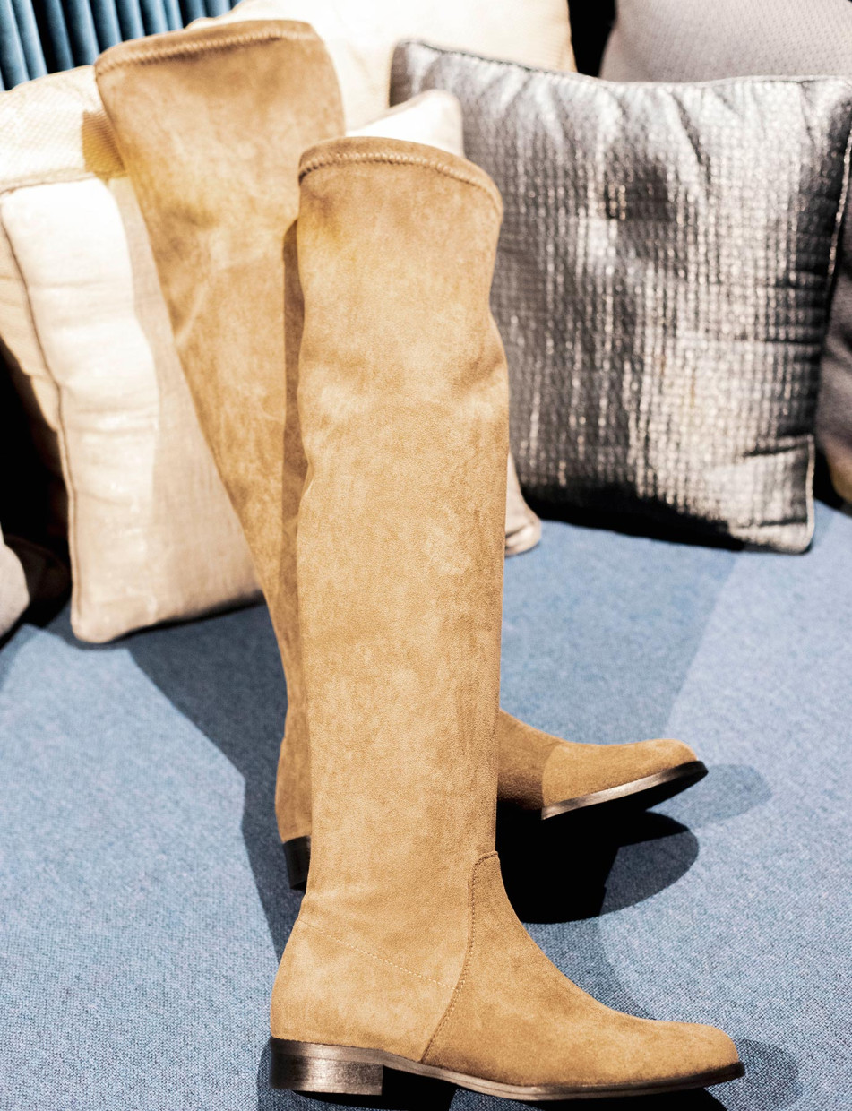 Stivali camoscio beige senza tacco clearance