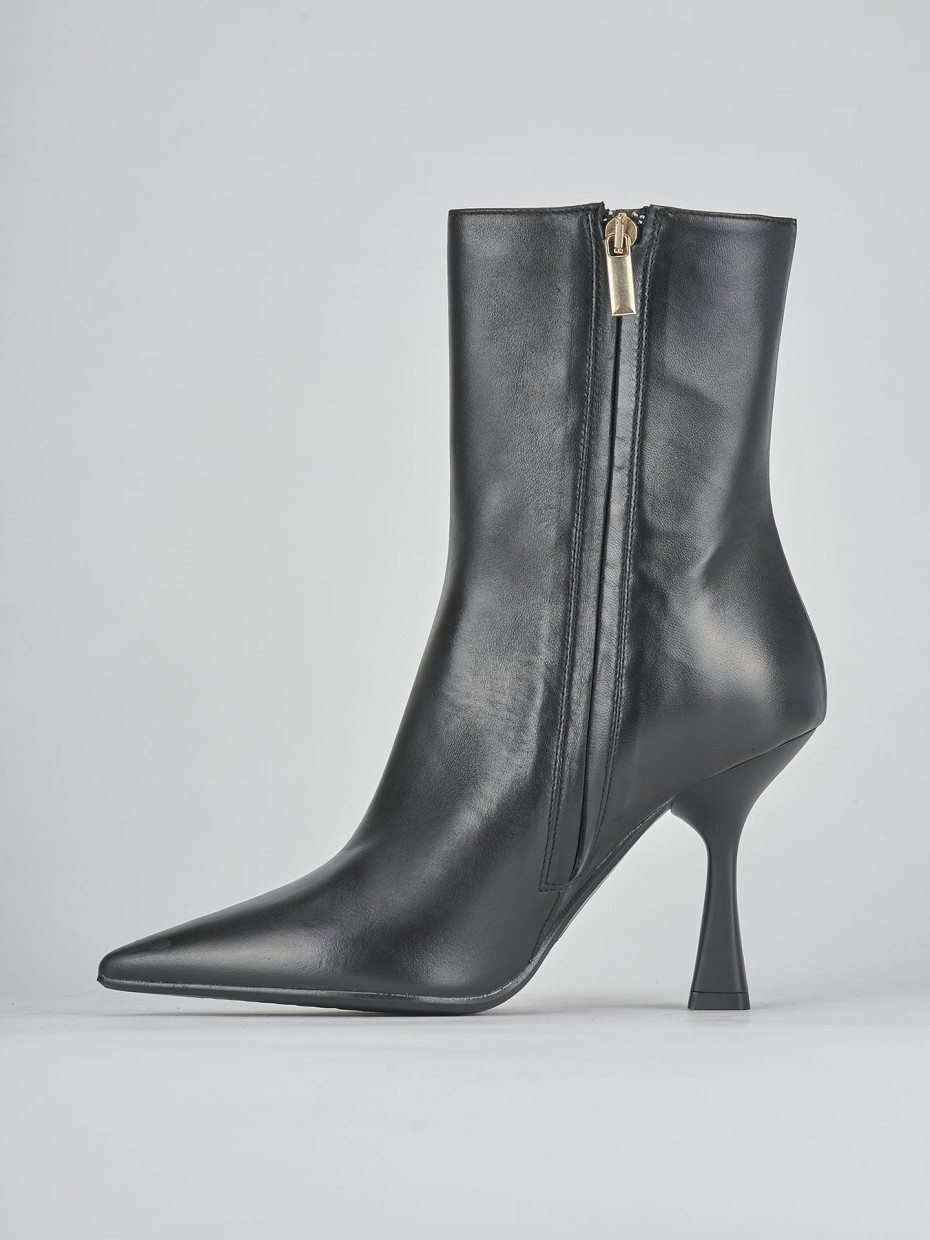 High heel ankle boots heel 9 cm black leather