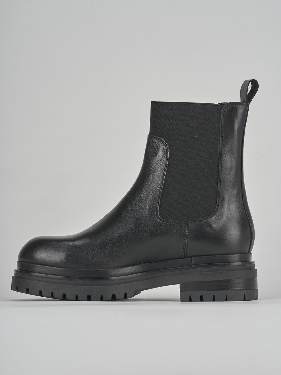 Stivaletti tacco 3cm pelle nero