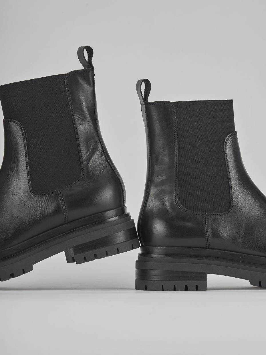 Stivaletti tacco 3cm pelle nero