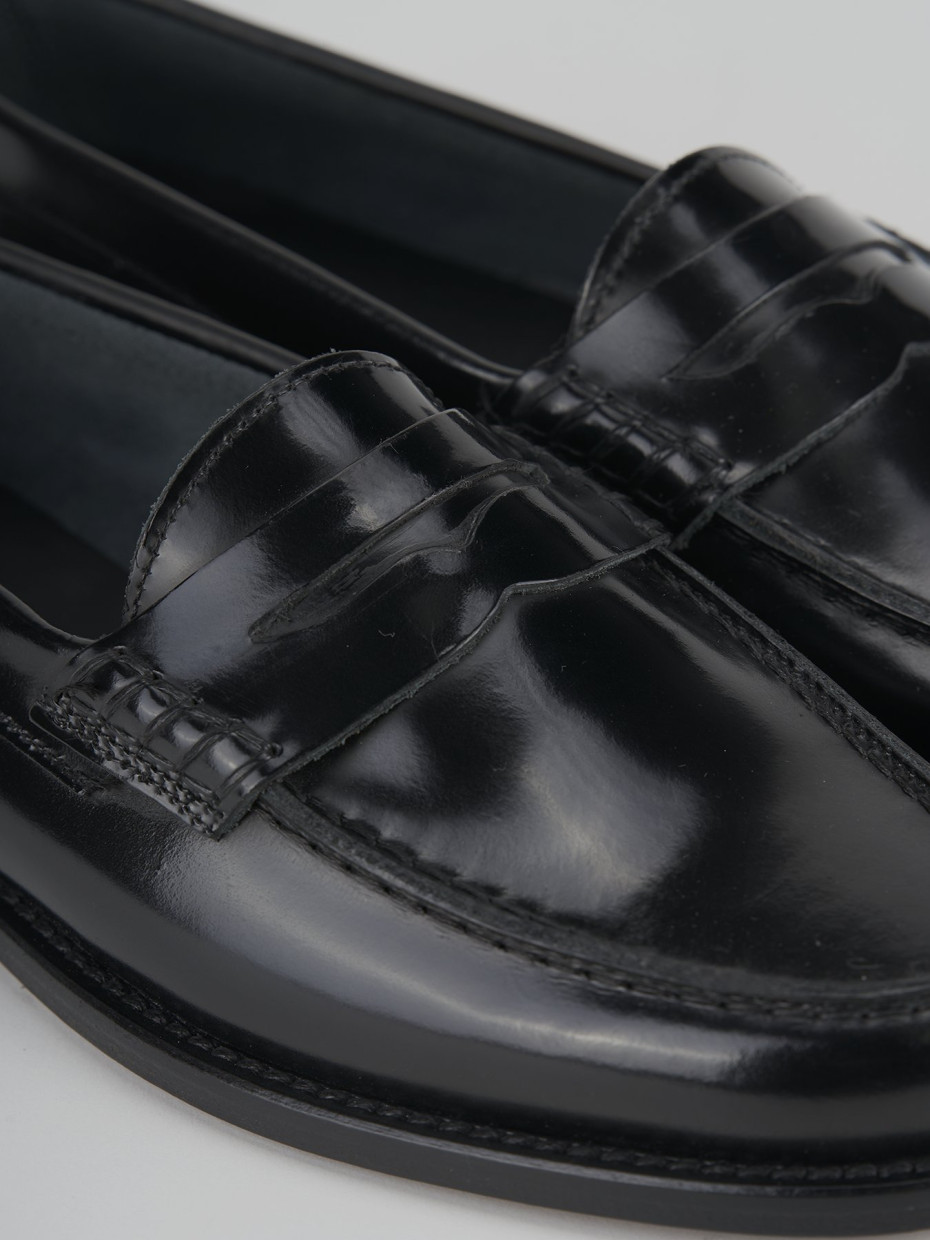Loafers heel 1 cm black leather