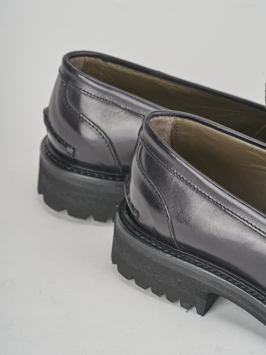 Mocassino tacco 1cm  nero pelle