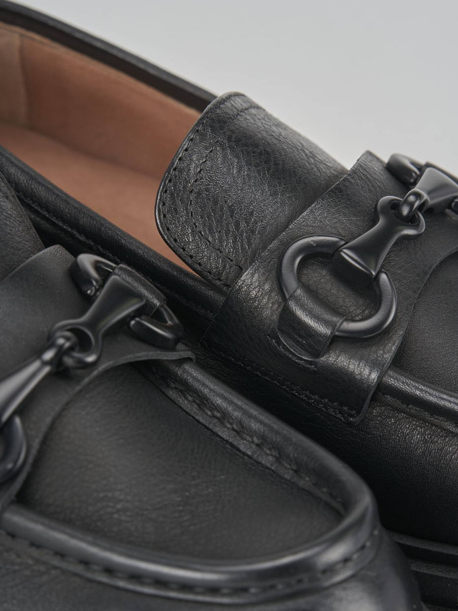 Loafers heel 2 cm black leather