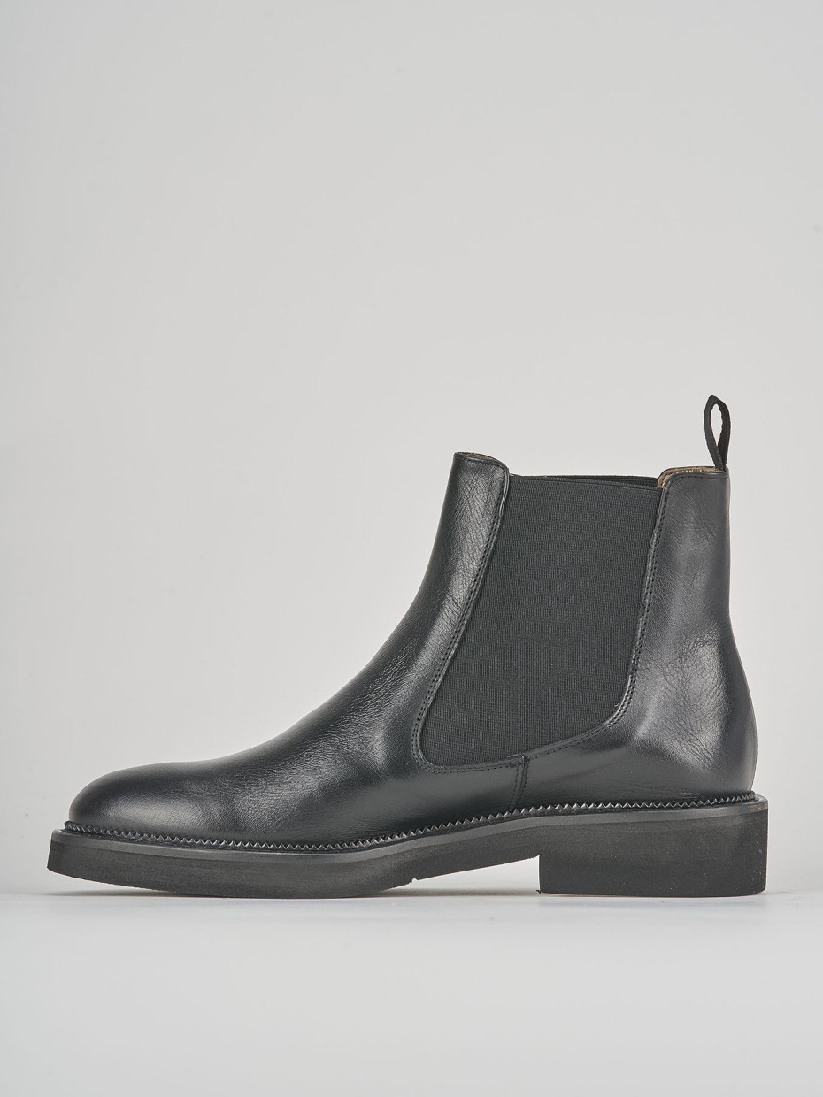 Stivaletti tacco 2cm pelle nero