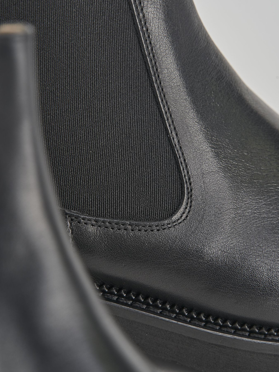 Stivaletti tacco 2cm pelle nero